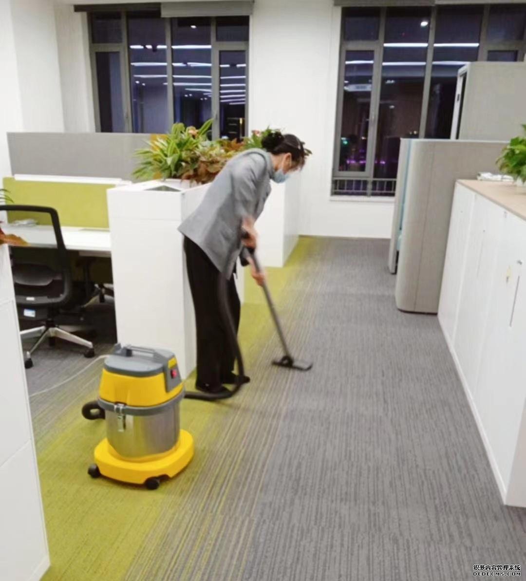 保洁公司去除地毯异味的五步法